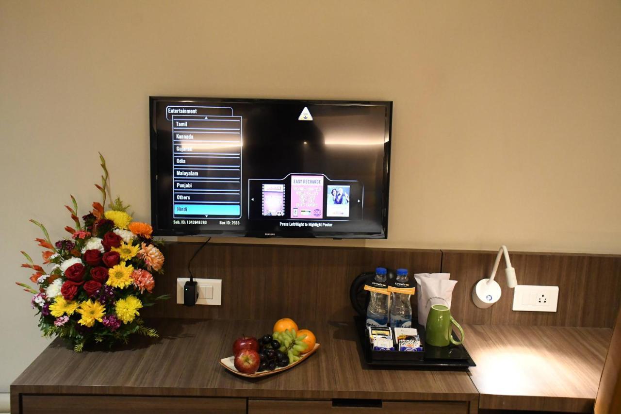 Lynq Aero Hotel Kolkata Ngoại thất bức ảnh