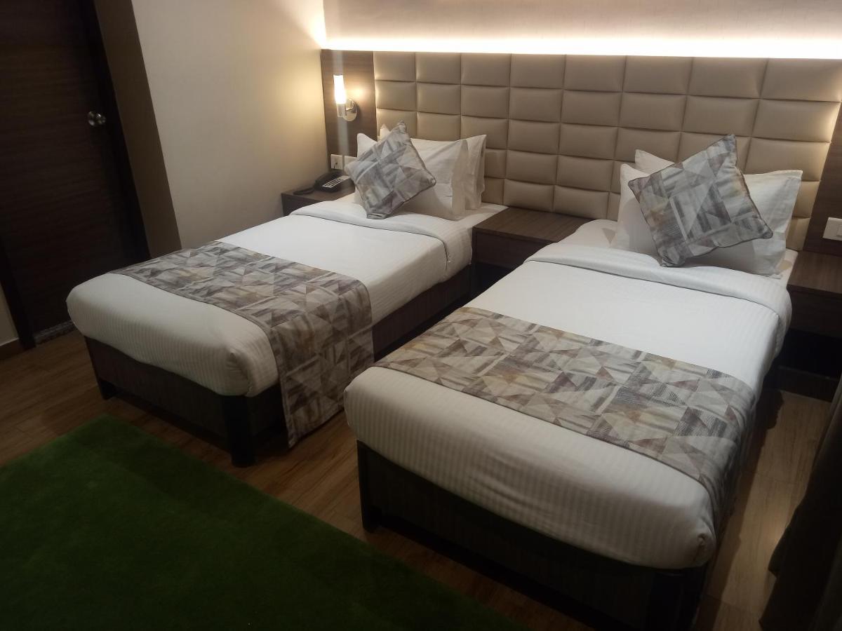 Lynq Aero Hotel Kolkata Ngoại thất bức ảnh